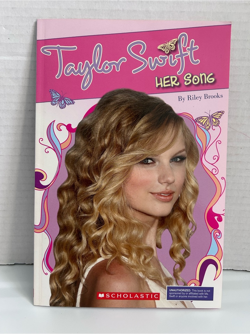 Scholastic Taylor Swift : her song paperback